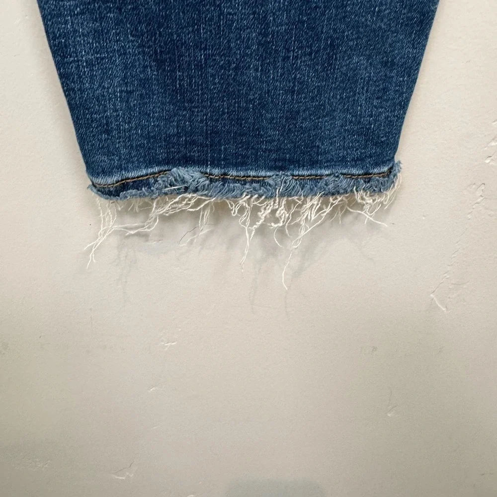 Judy Blue Boyfriend Fit Jean Size 11/30 JB88305 Destroyed Stretch Denim Mid Rise